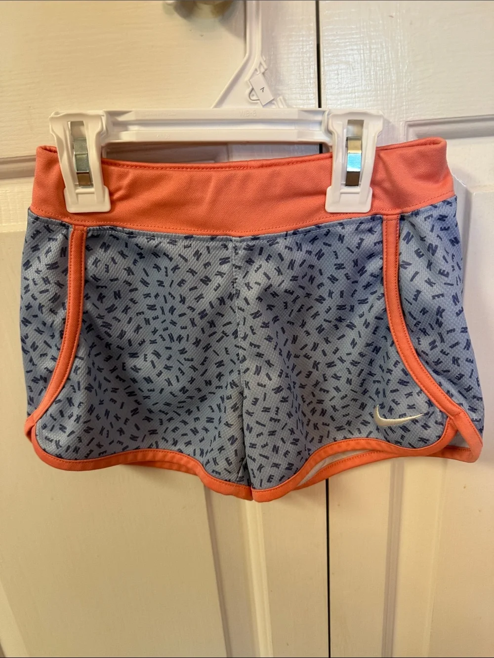 2 piece set- Nike Kids Coral Graphic Tank Top - Just Do It. - Picture 5 of 7